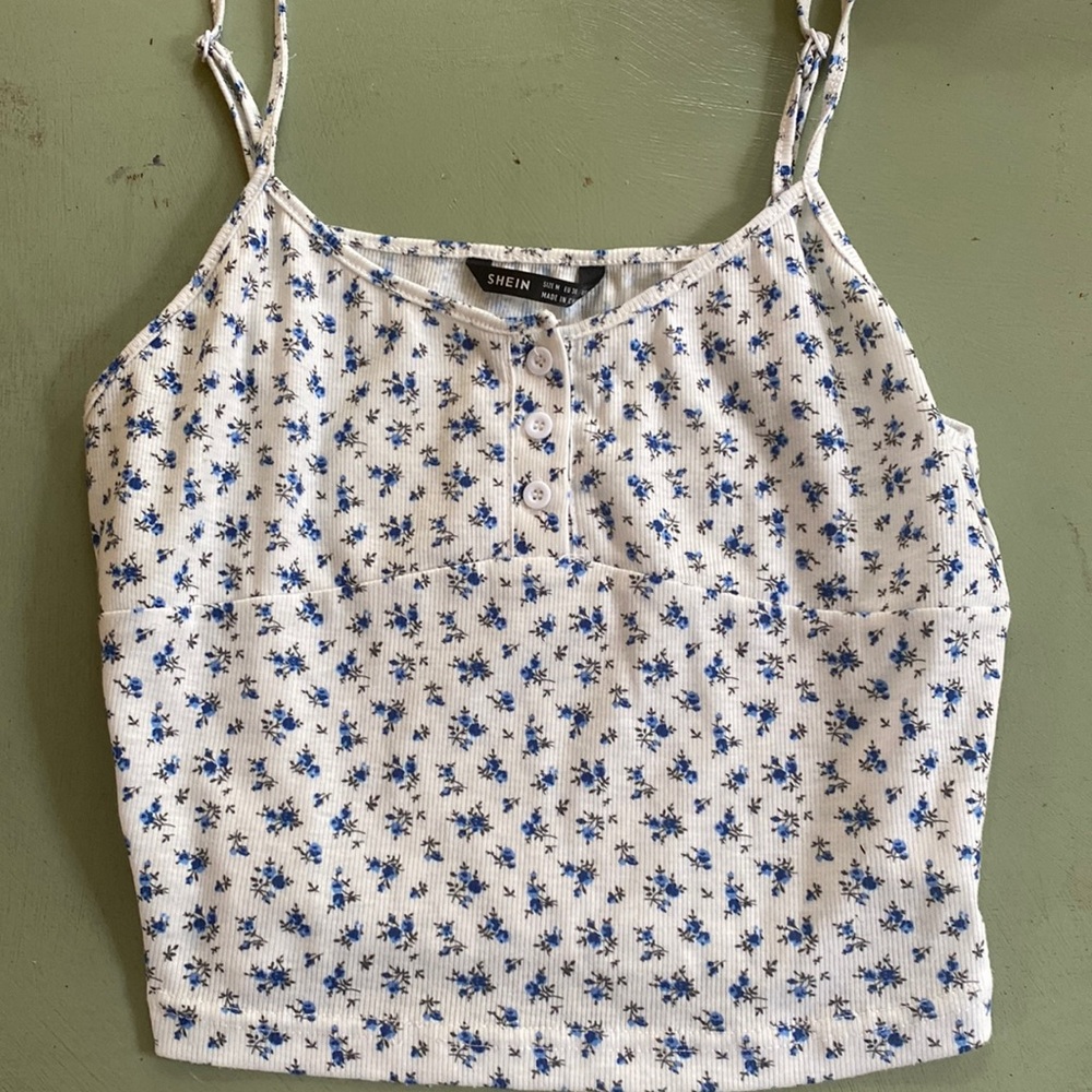 Cute blue floral tank!